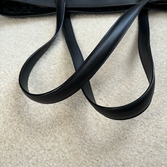 Lo & Sons Black Saffiano 15” Seville Tote with gold hardware and extra NEW shell - Picture 7 of 16